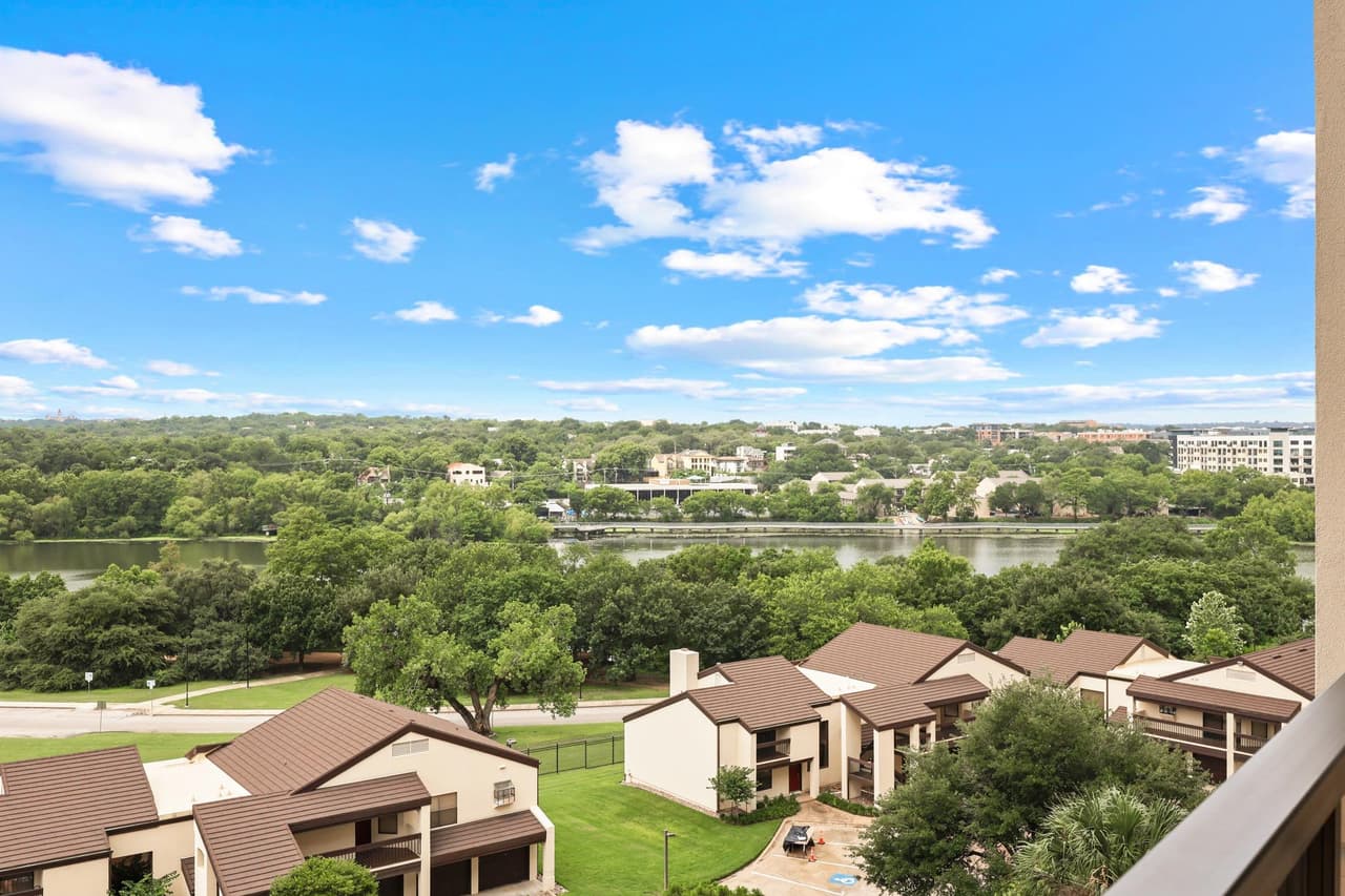 40 N Interstate 35 Hwy  #8C4