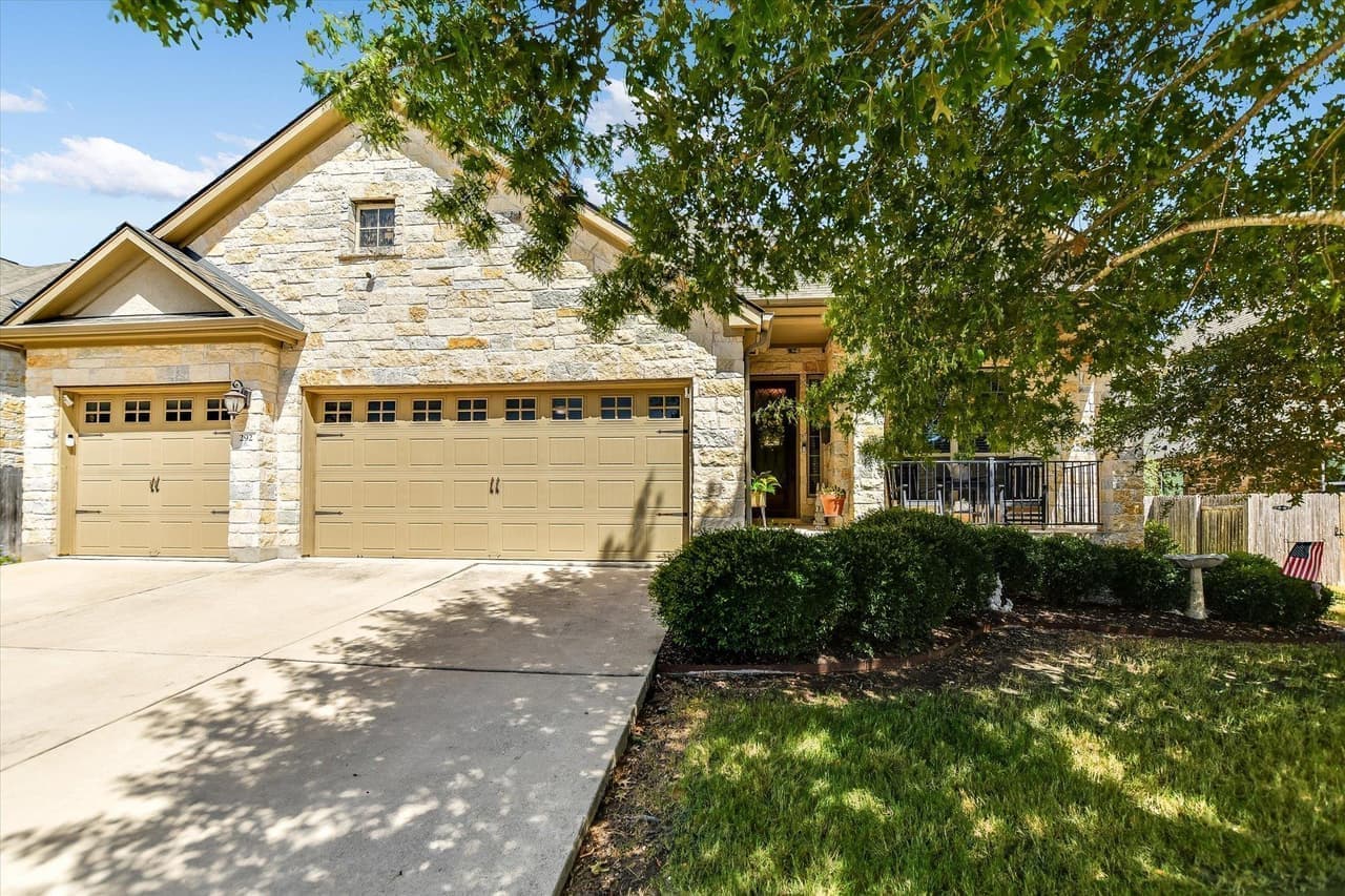 292  Swallowtail Dr