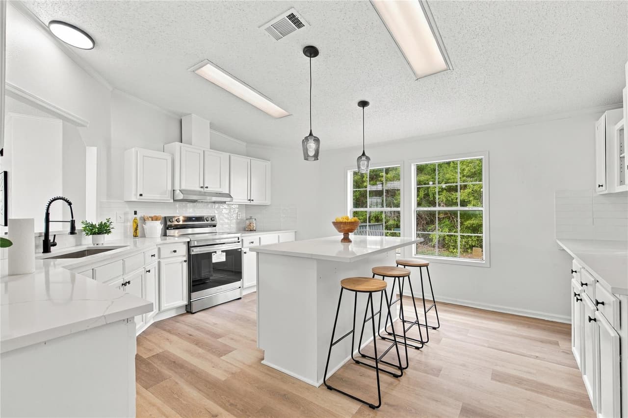 203 S Ocatillo Ln photo 3