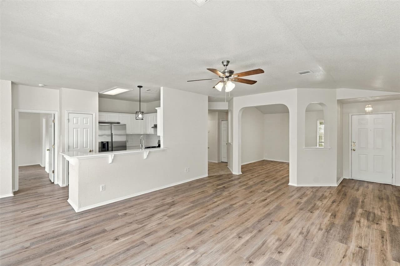 3920  Whitey Ford Way photo 5