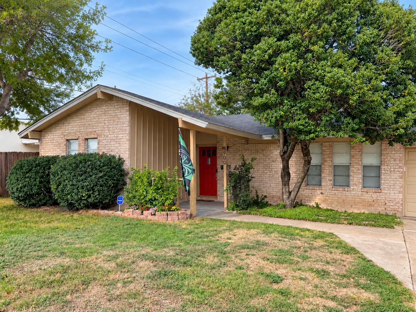 8900  Pointer Ln photo 2