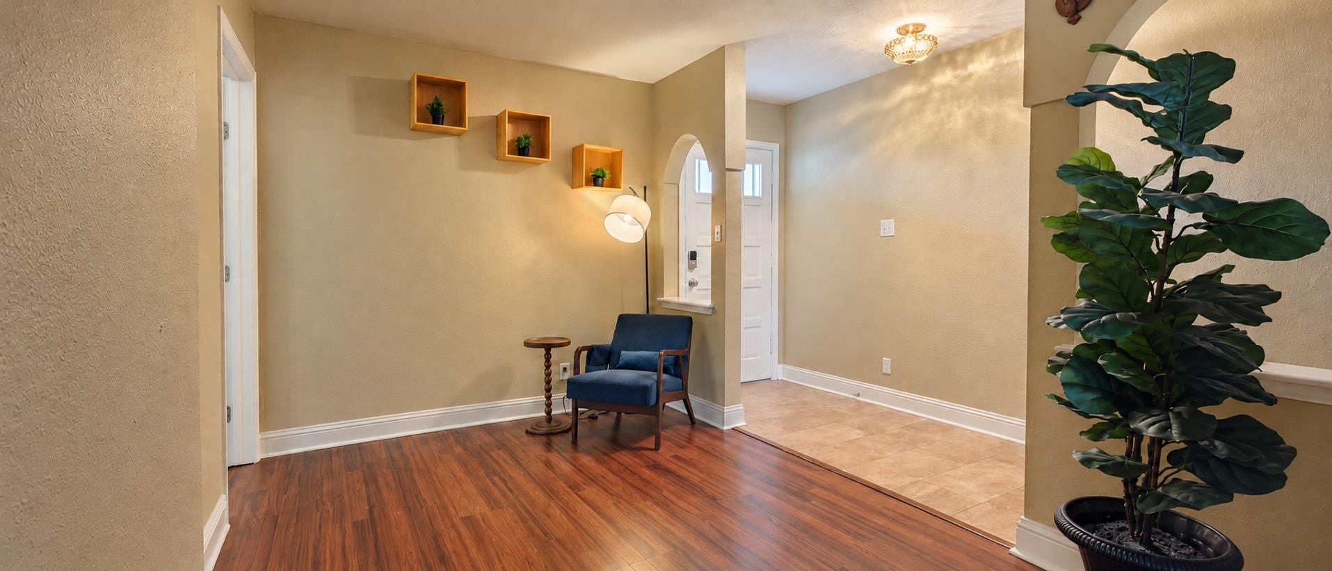 8900  Pointer Ln photo 4