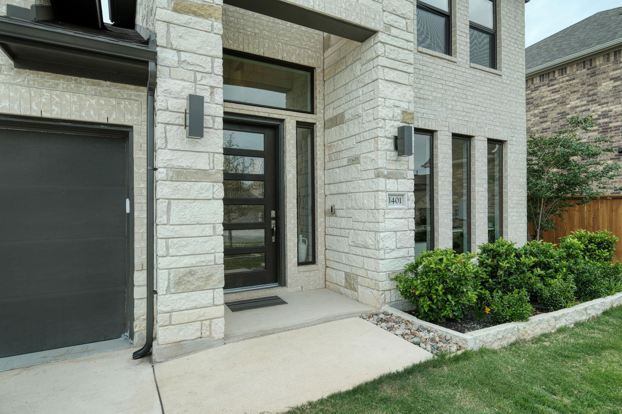 1401  Mulberry Oak Ln photo 2