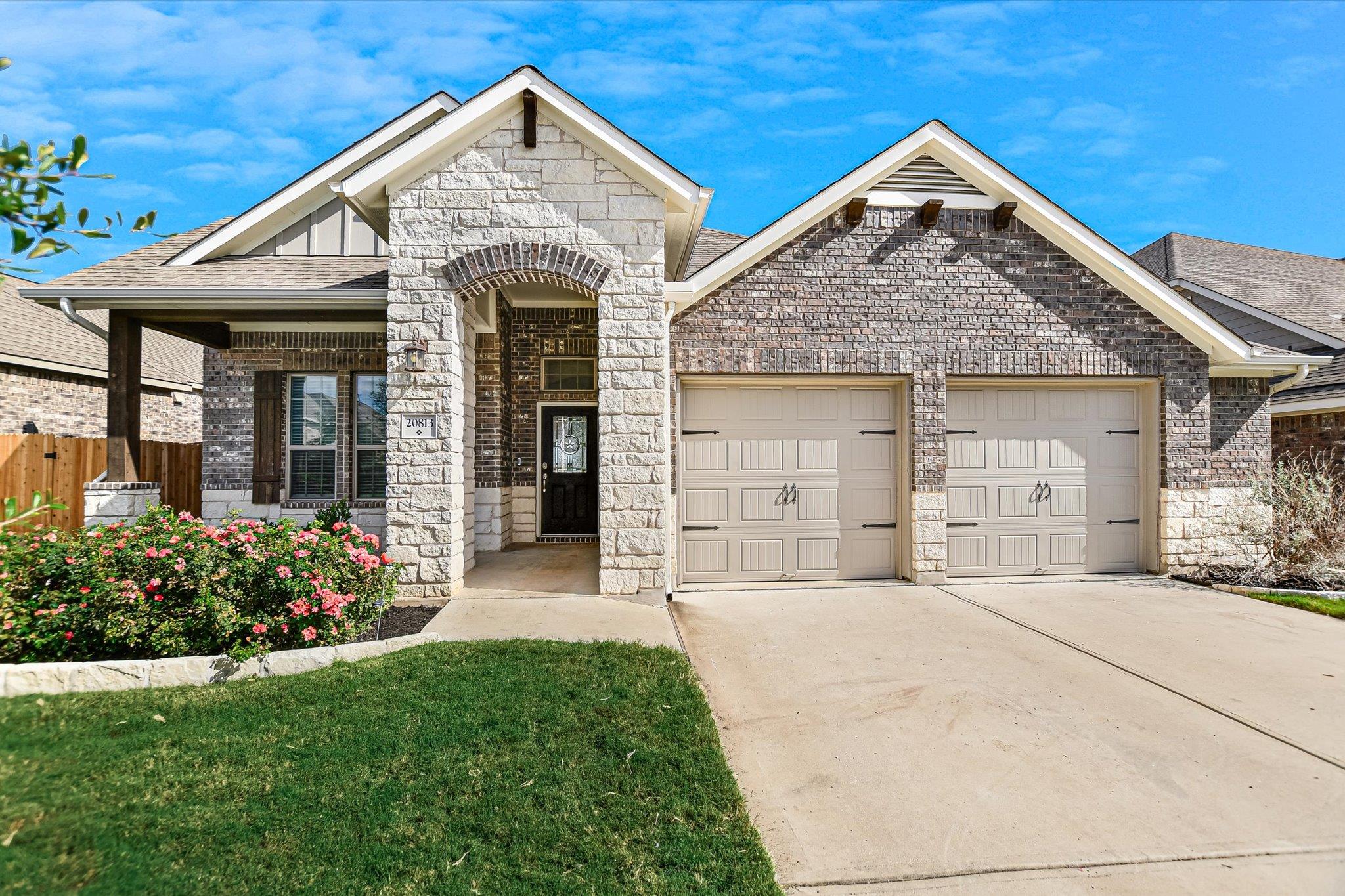 20813  Grandala Ct photo 2
