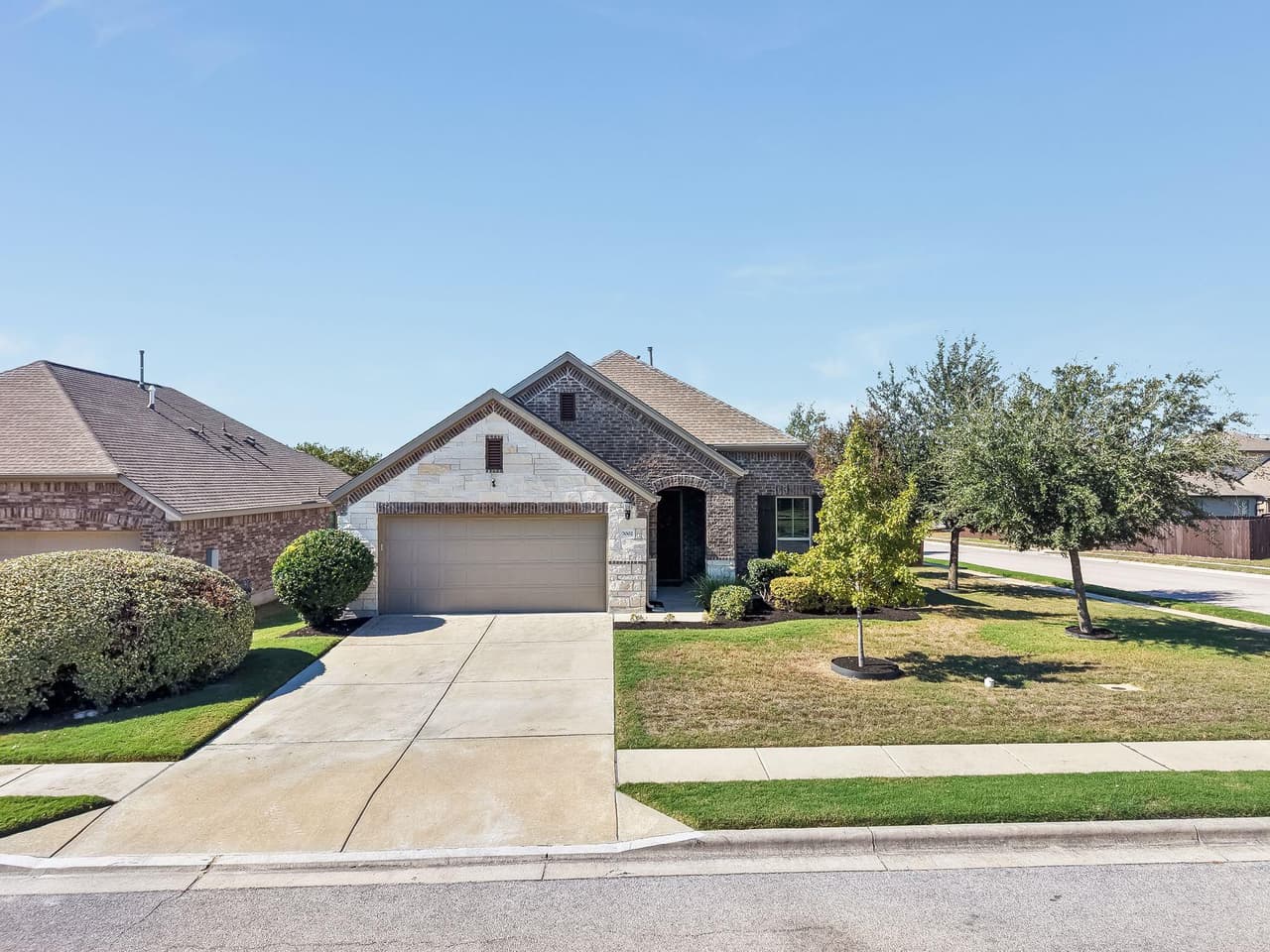 7002  Etna Way photo 3
