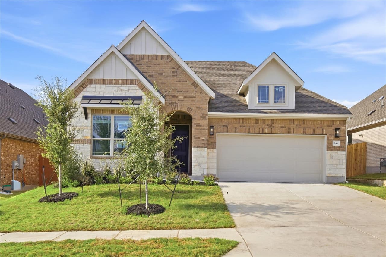 241  Mango Cir