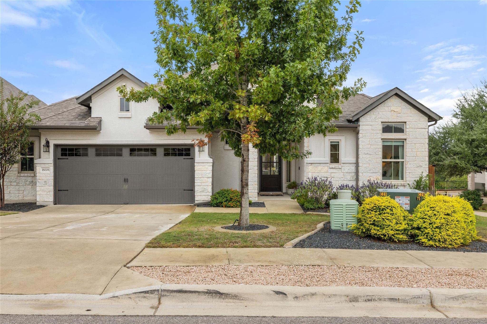 18006  Crofton Cv photo 2