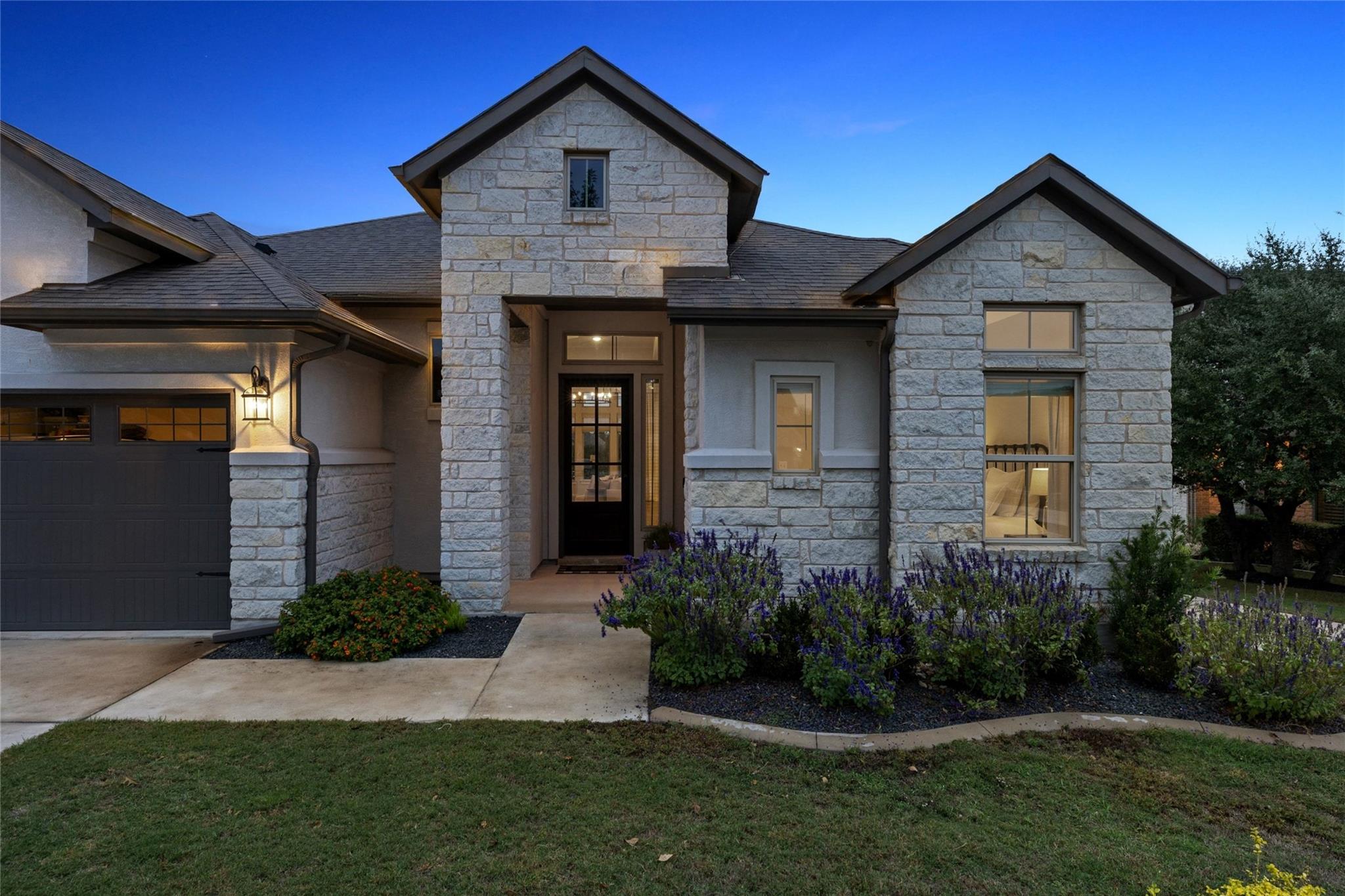 18006  Crofton Cv photo 4