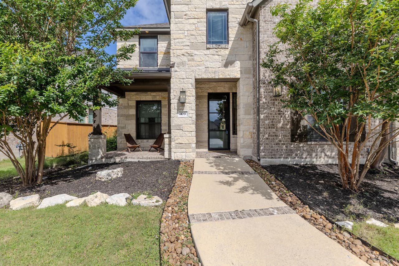 109  Leon Loop photo 2