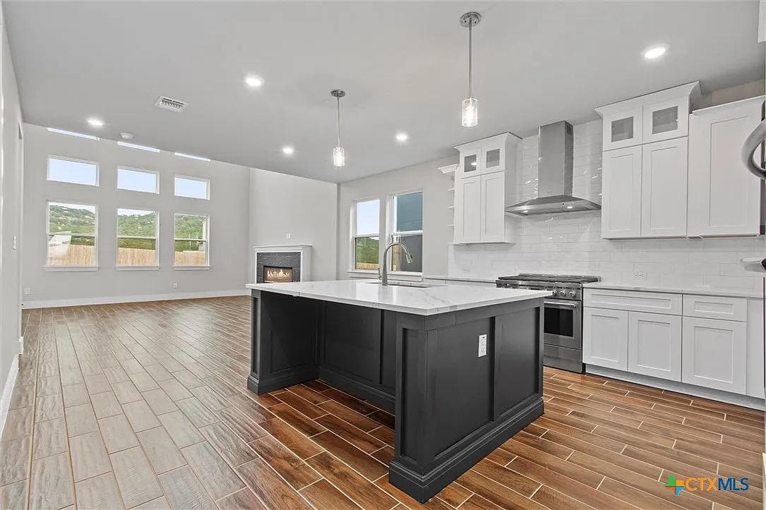 141  Arena Dr photo 6