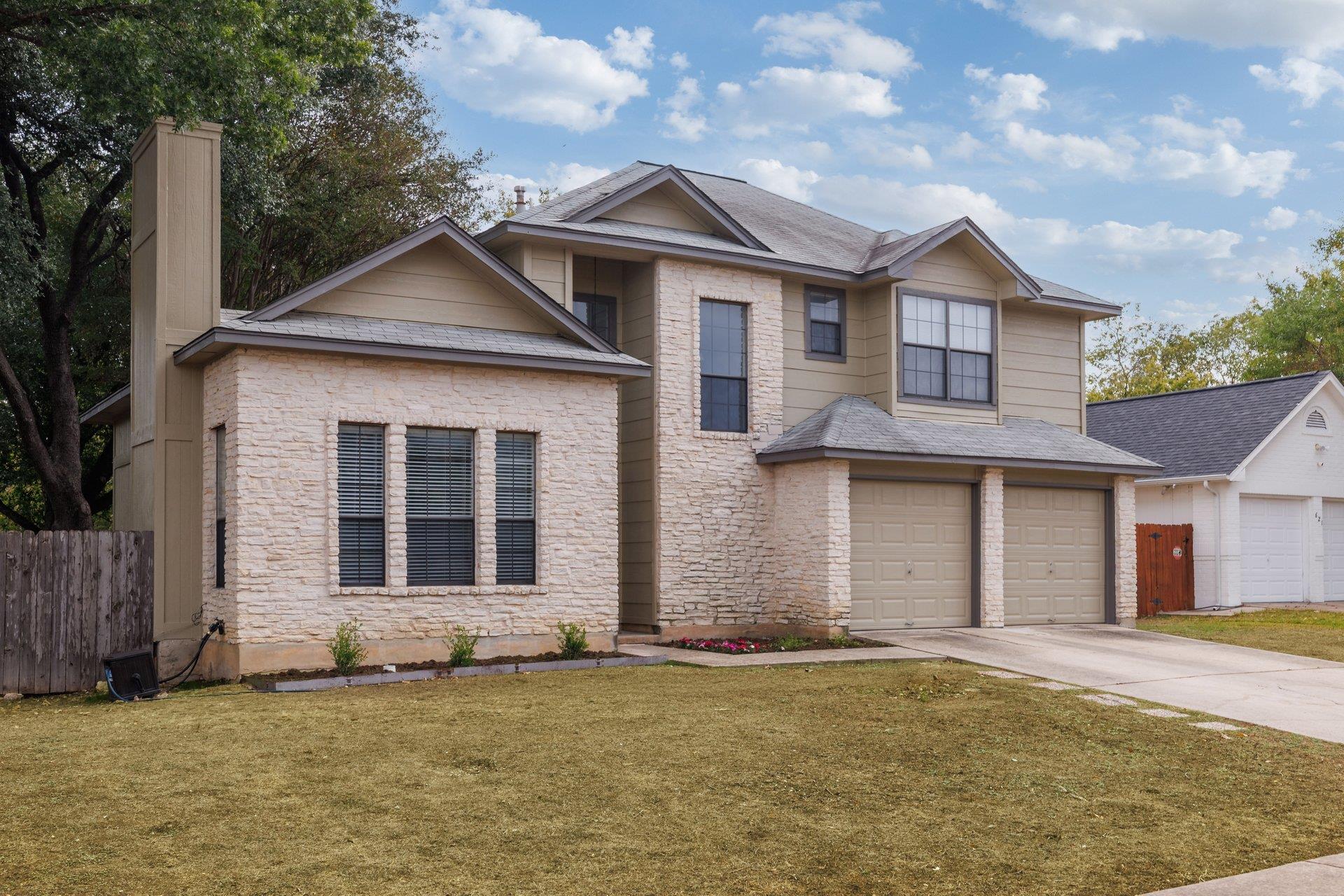619  Hawthorn Ln photo 2