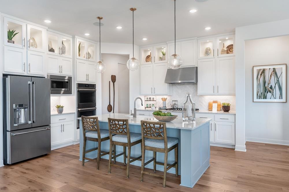 1421  Novara Trl photo 2