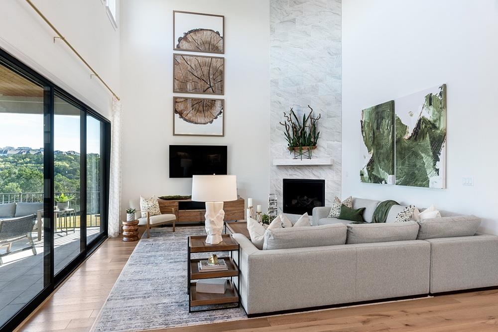 1421  Novara Trl photo 3