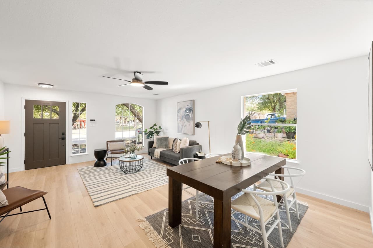 15308  Sarahs Creek Dr photo 2