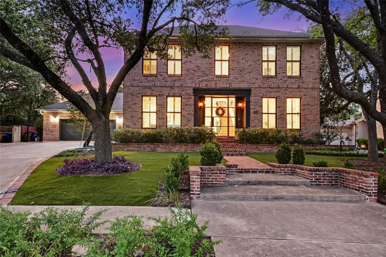1208  Grosvener Ct