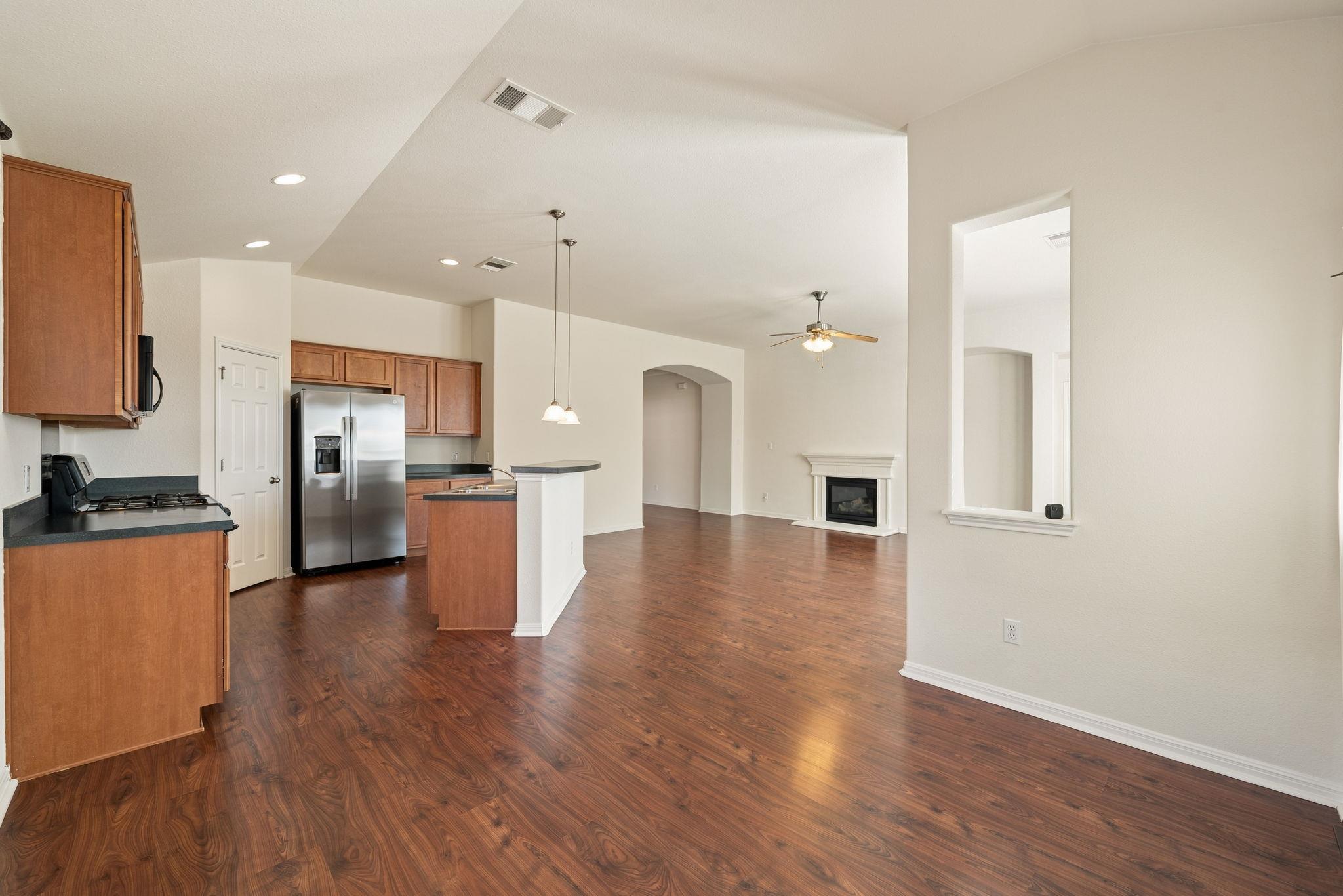 1401  Muddy Waters Dr photo 4