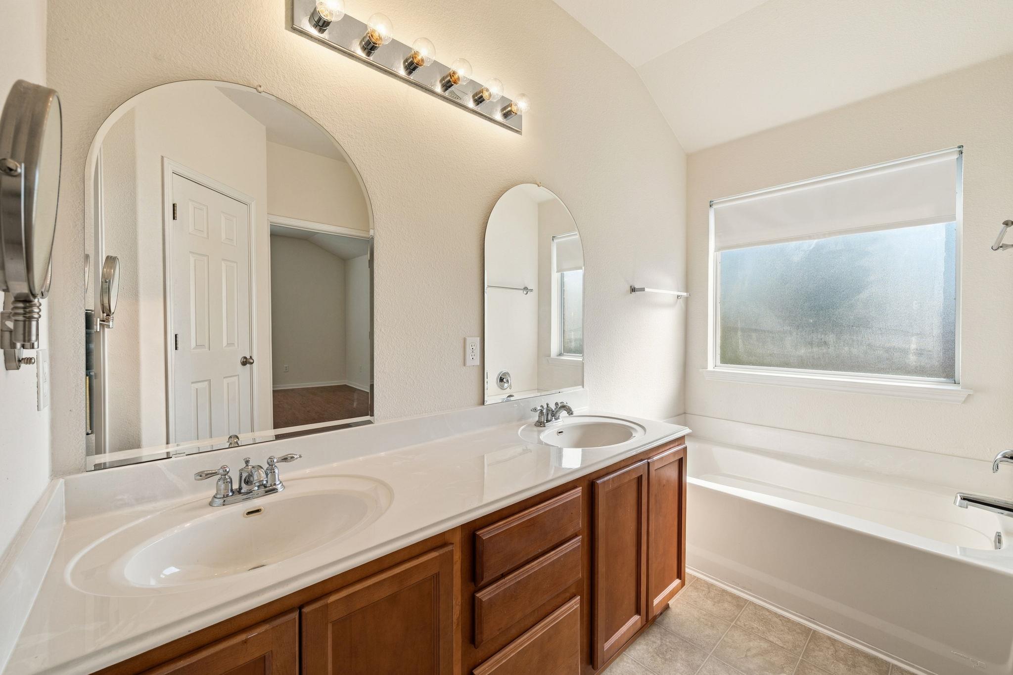 1401  Muddy Waters Dr photo 6