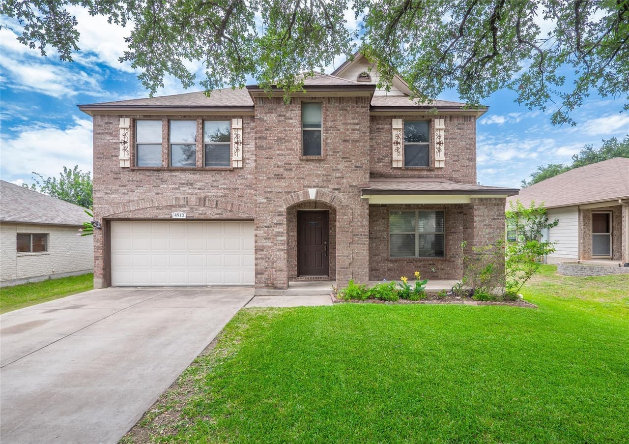 4912  Woodstock Dr